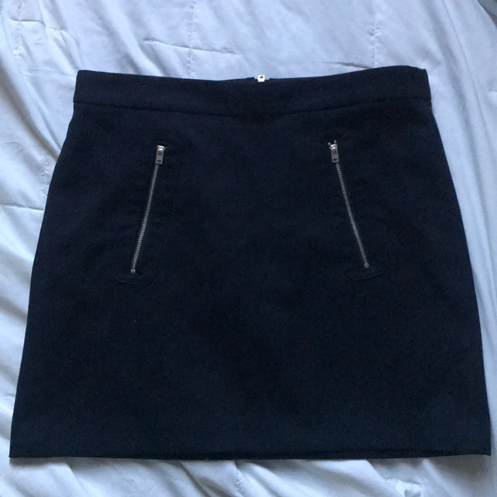 Gap skirt. Size 6. Black.